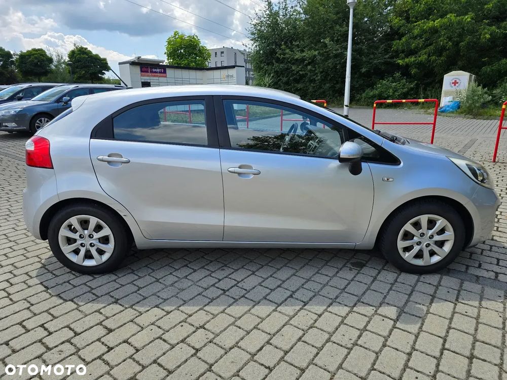 Kia Rio 1.2 Attract - 8