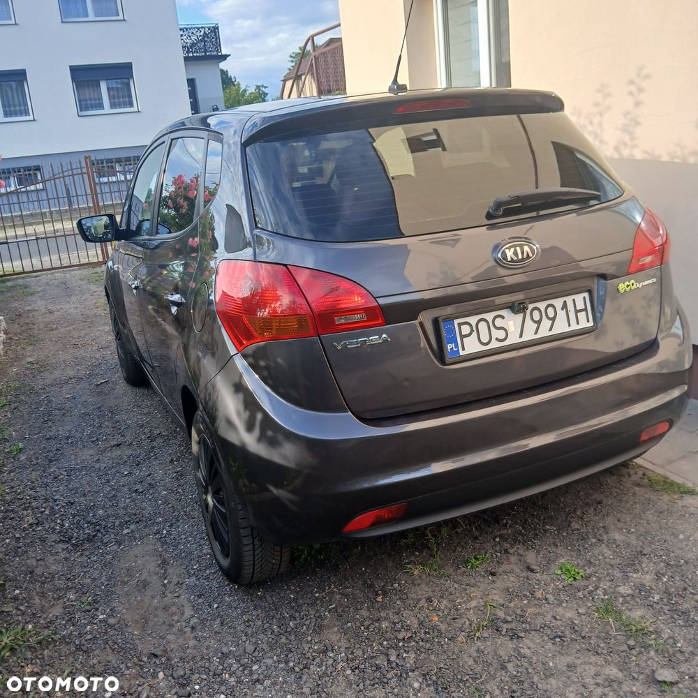 Kia Venga - 1
