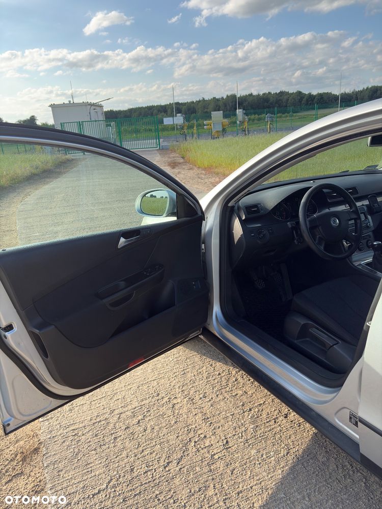 Volkswagen Passat 1.6 Comfortline - 10