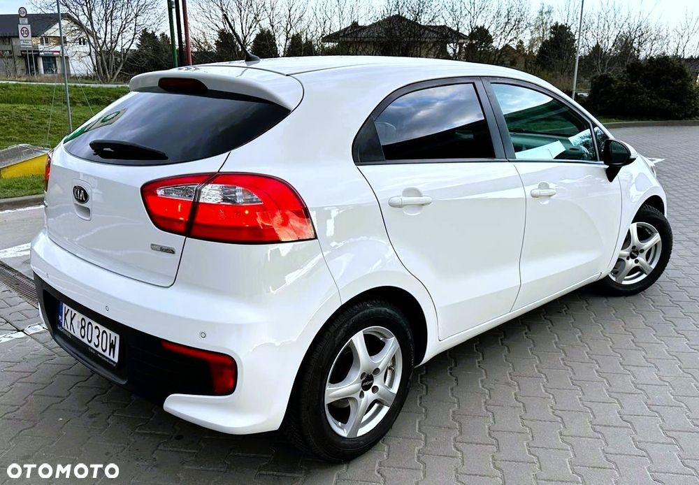 Kia Rio 1.2 Dream Team Edition - 4
