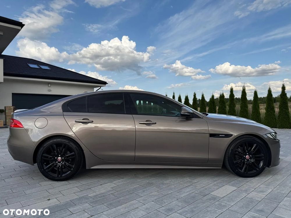 Jaguar XE 2.0 D R-Sport - 19