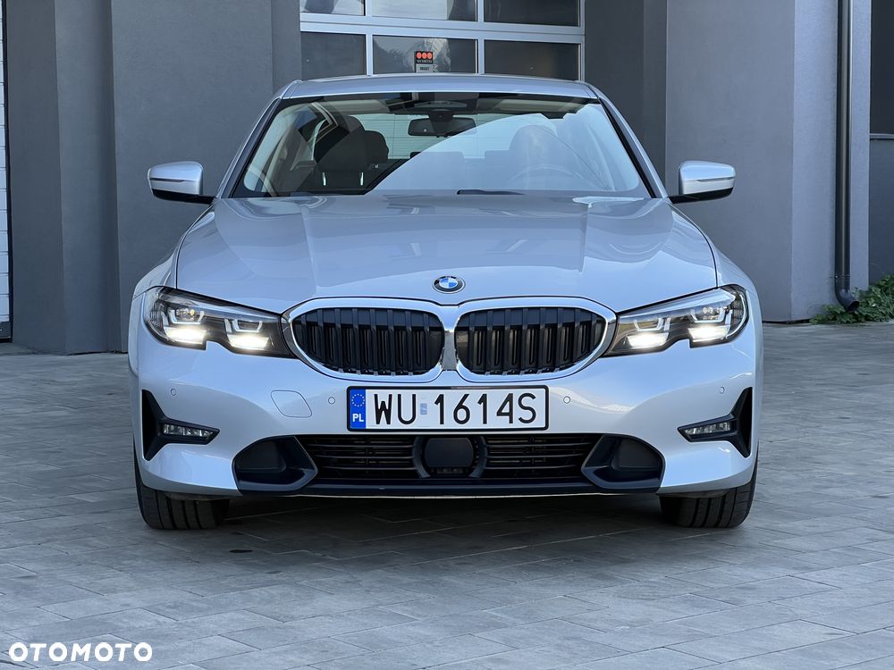 BMW Seria 3 320d xDrive Sport Line - 2