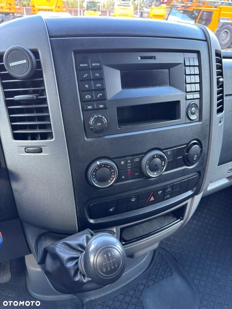 Mercedes-Benz Sprinter - 21