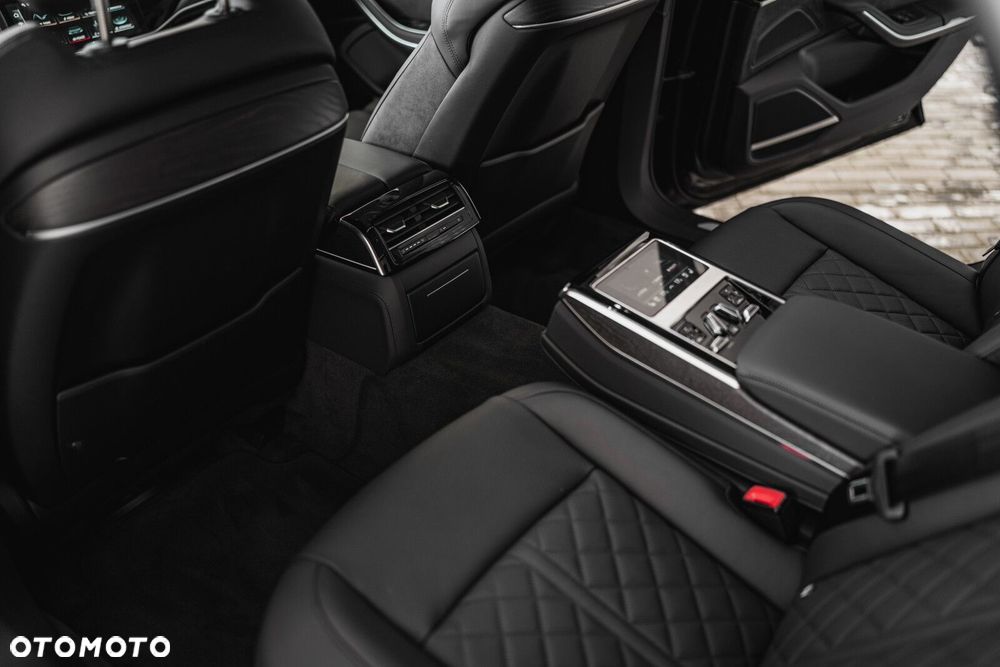 Audi A8 - 7
