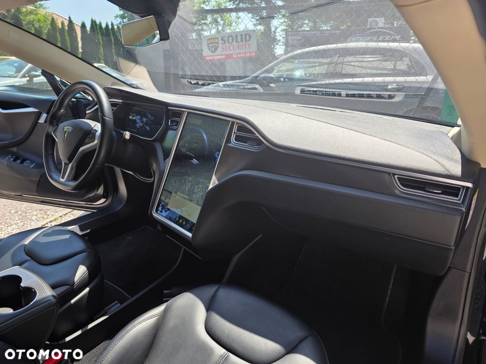 Tesla Model S 85 - 23