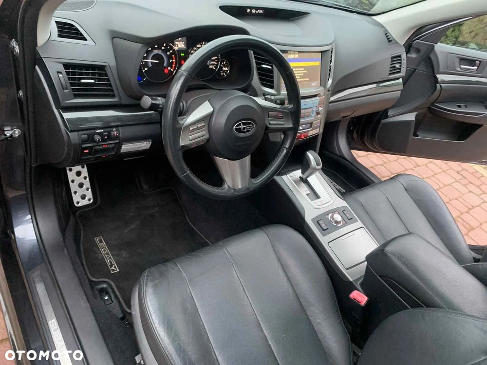 Subaru Legacy 2.5i GT - 7