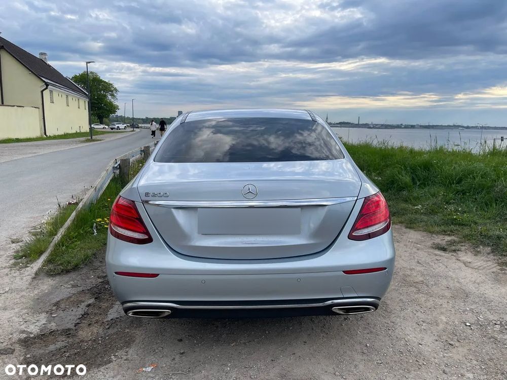 Mercedes-Benz Klasa E - 17