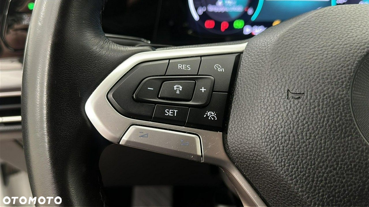 Volkswagen Golf - 24