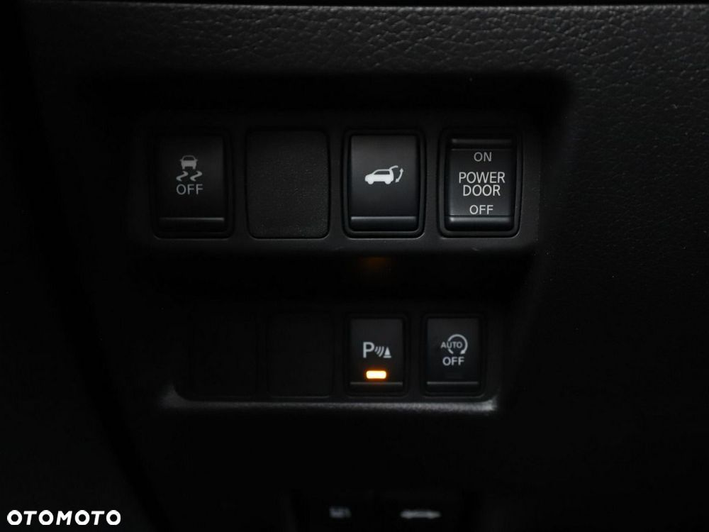 Nissan X-Trail 1.6 DCi Tekna 2WD 7os - 32