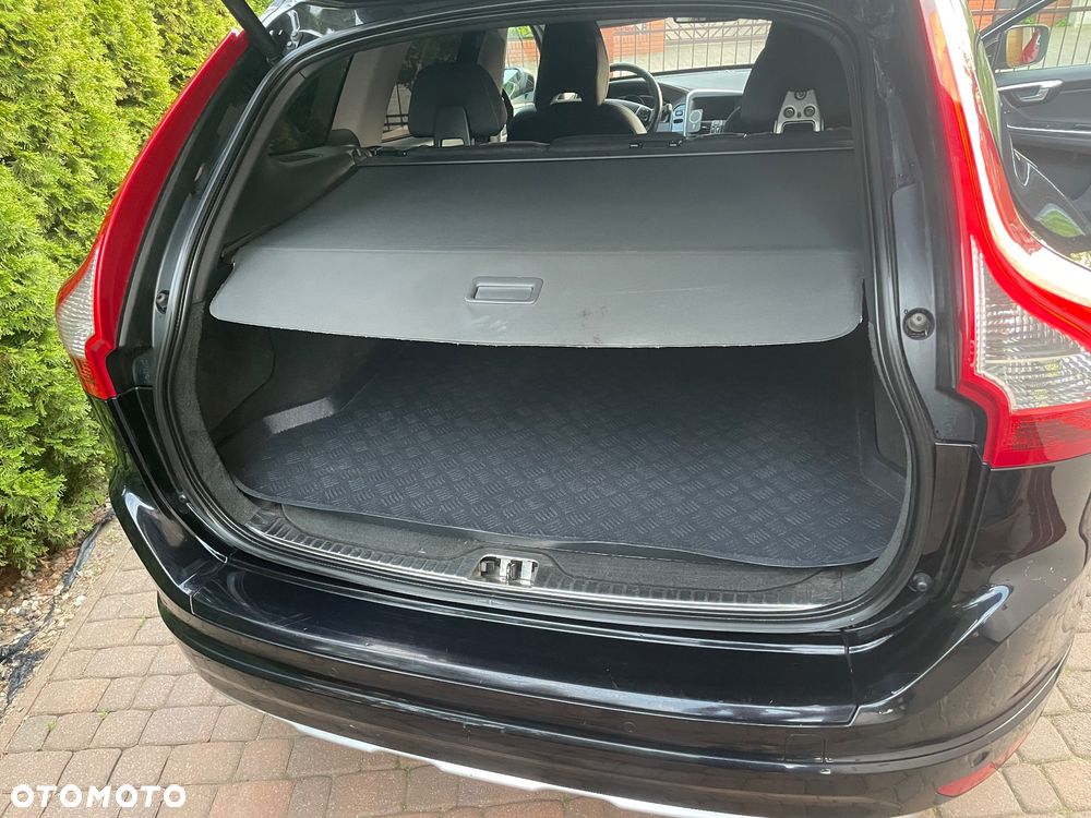 Volvo XC 60 D5 AWD Momentum - 21