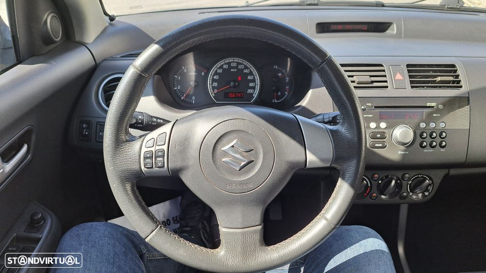 Suzuki Swift 1.3 DDiS GL - 31