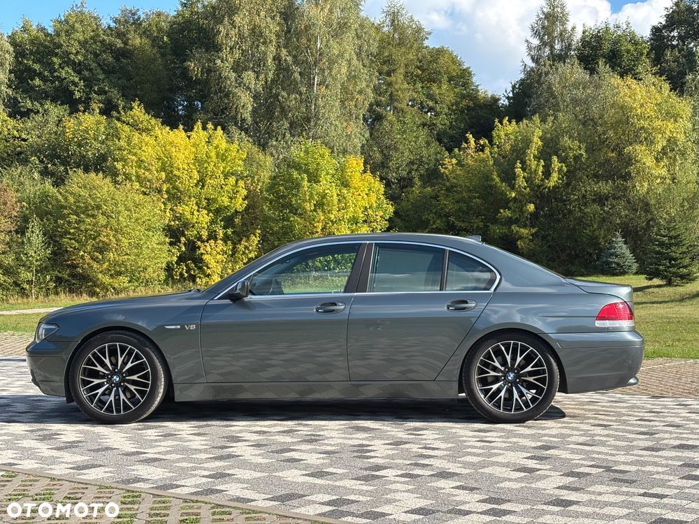 BMW Seria 7 745i - 3