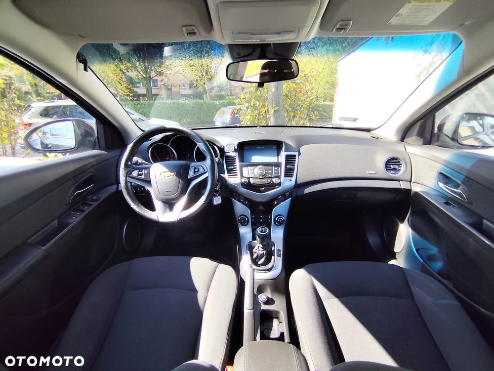 Chevrolet Cruze 1.8 LT - 10
