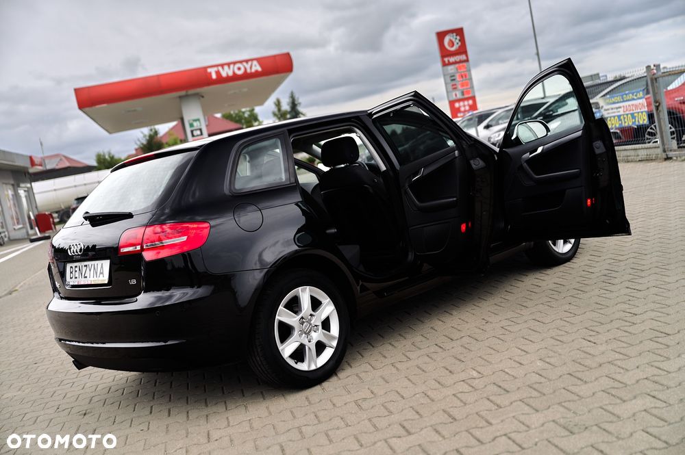 Audi A3 Sportback 1.6 Ambiente - 29