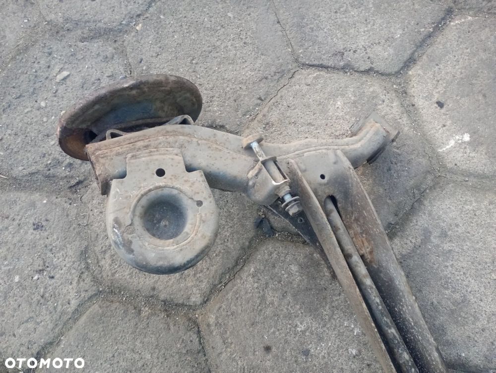KIA VENGA belka zawieszenia tylna tył - 6