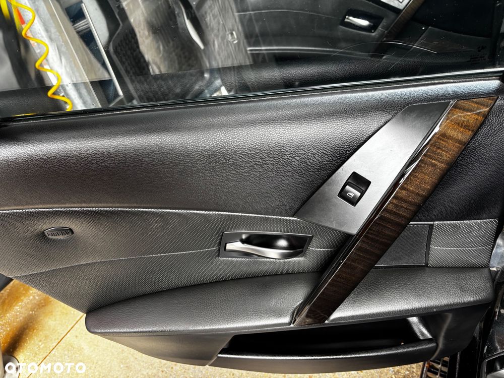 BMW Seria 5 535d - 33