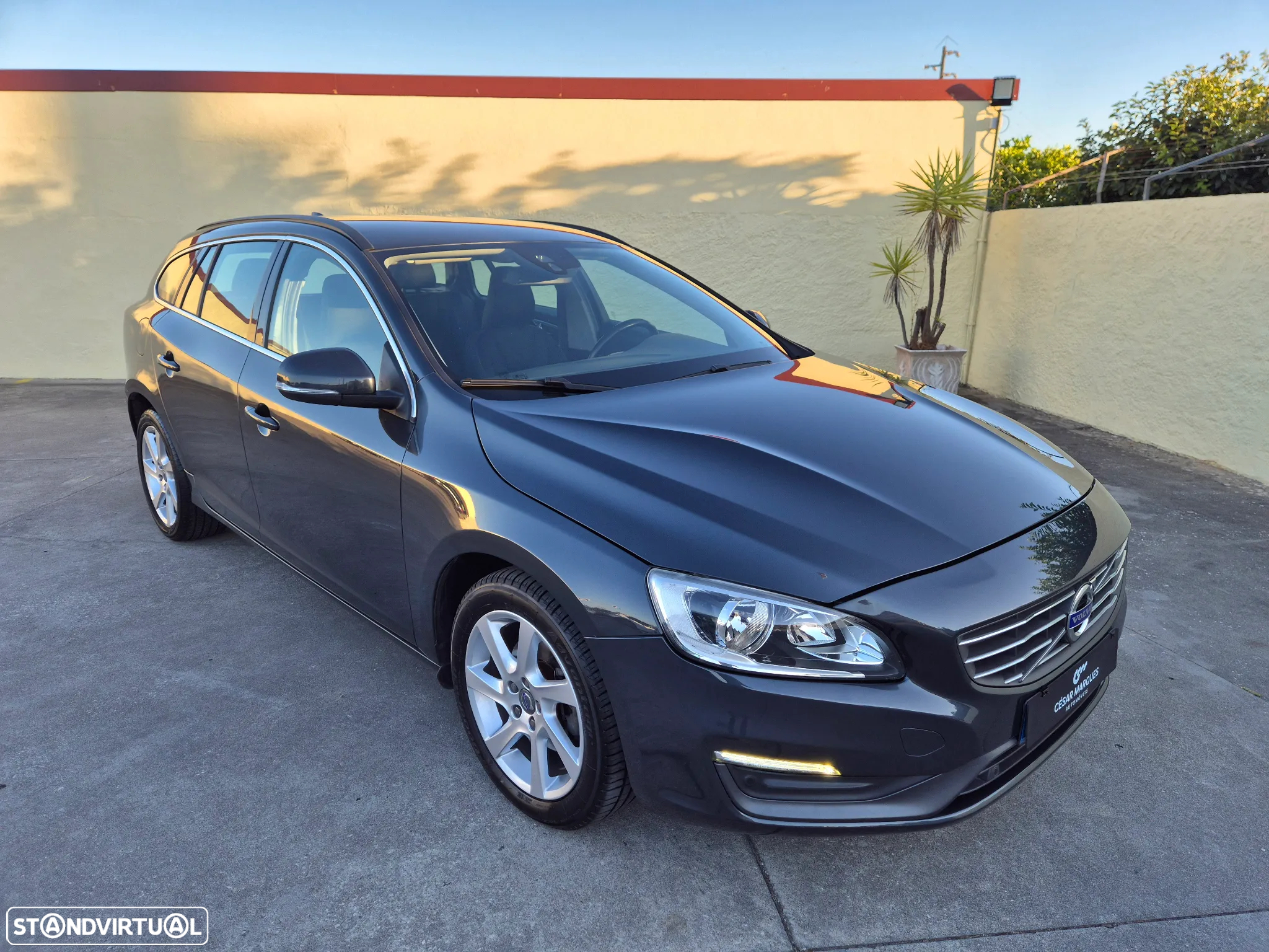 Volvo V60 1.6 D2 Momentum Eco Powershift - 10