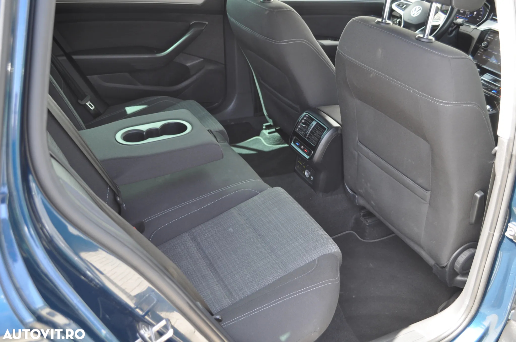 Volkswagen Passat Variant 2.0 TDI SCR DSG 4Motion Business - 20