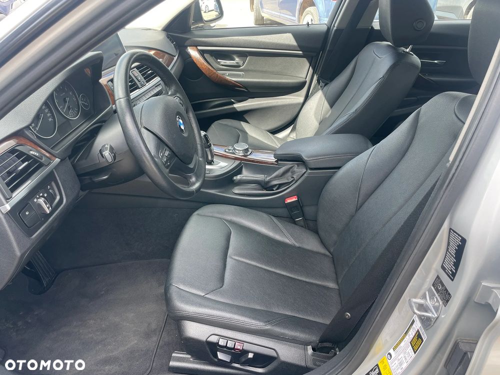 BMW Seria 3 328i xDrive Sport-Aut - 8