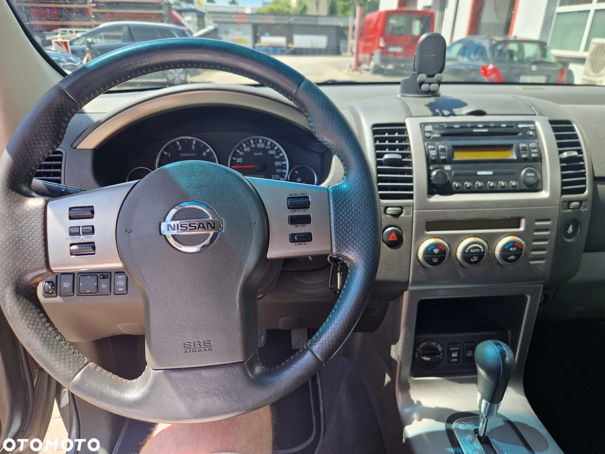 Nissan Pathfinder - 5