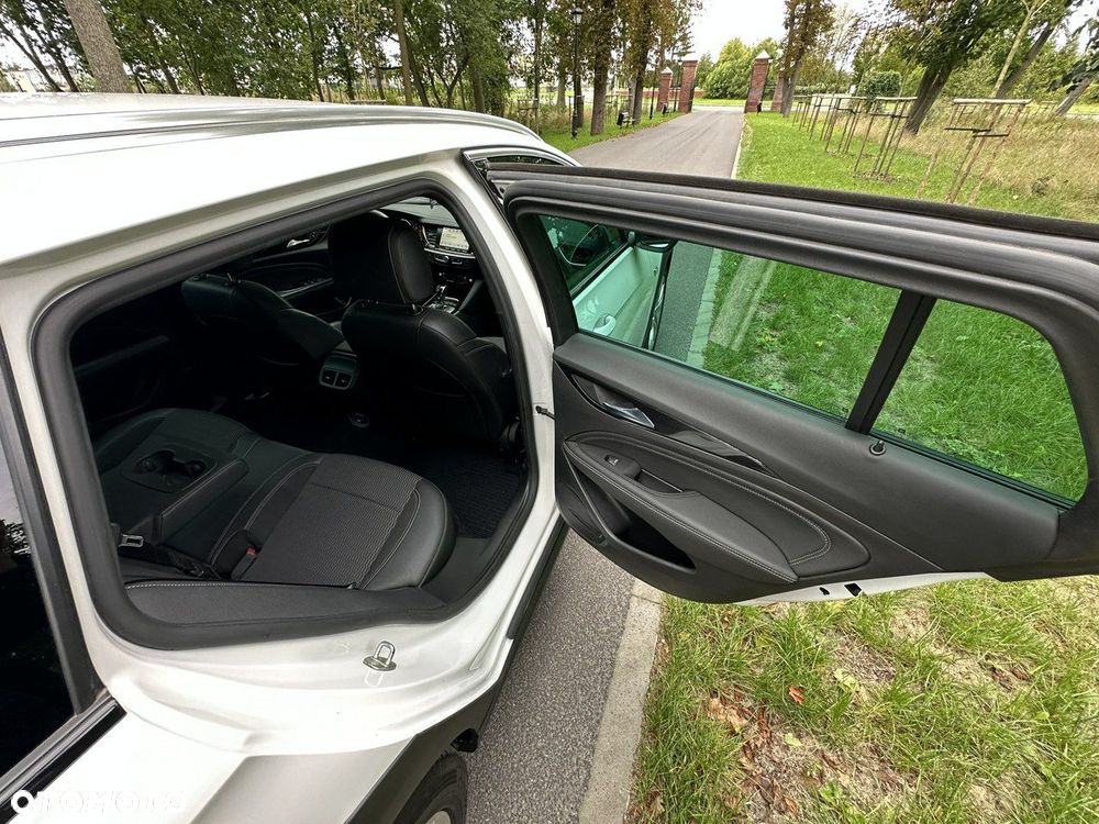 Opel Insignia - 27