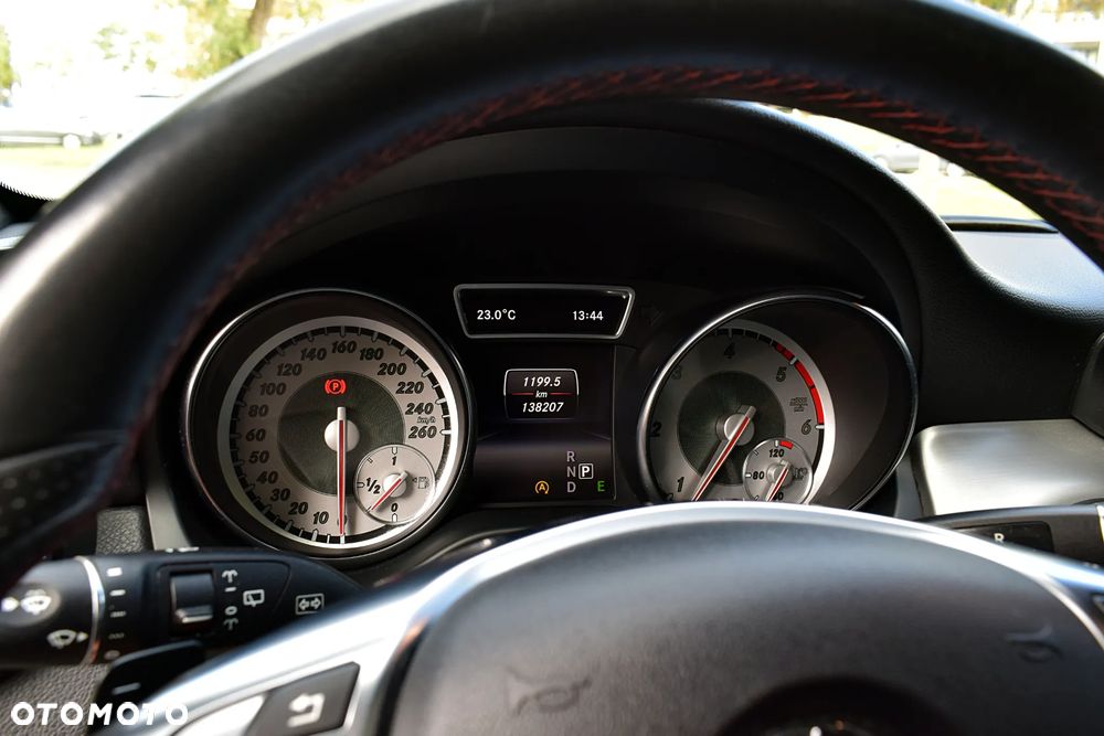 Mercedes-Benz GLA 200 (CDI) d 4Matic 7G-DCT AMG Line - 10