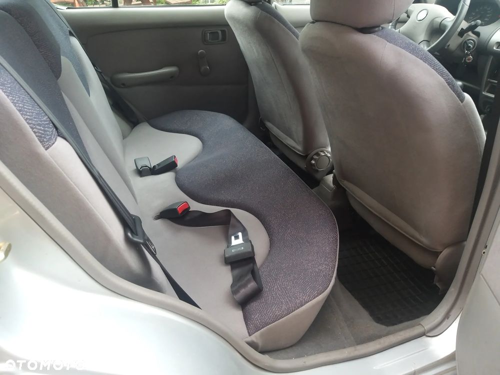 Nissan Micra - 8