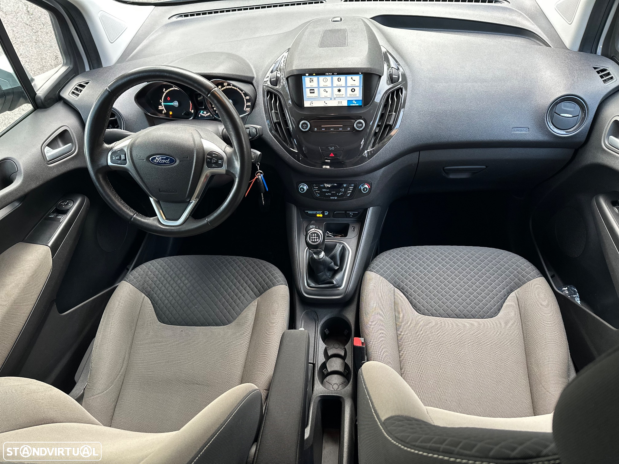 Ford Tourneo Courier 1.5 TDCi Titanium - 6