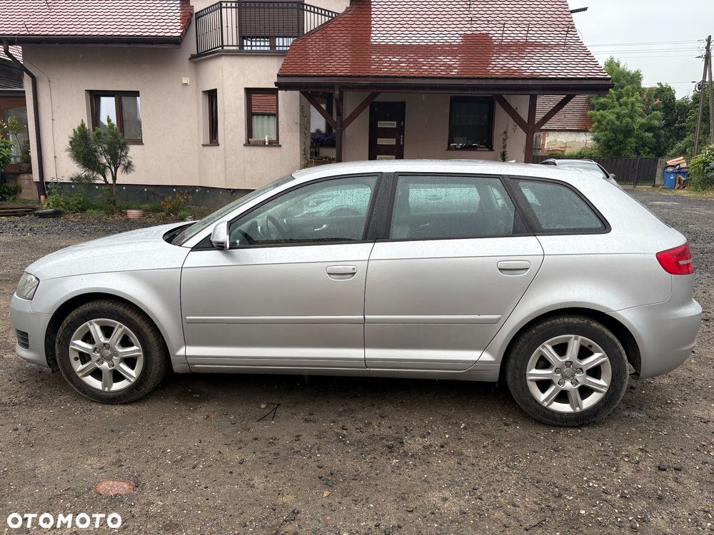 Audi A3 Sportback 1.8 TFSI Attraction - 4