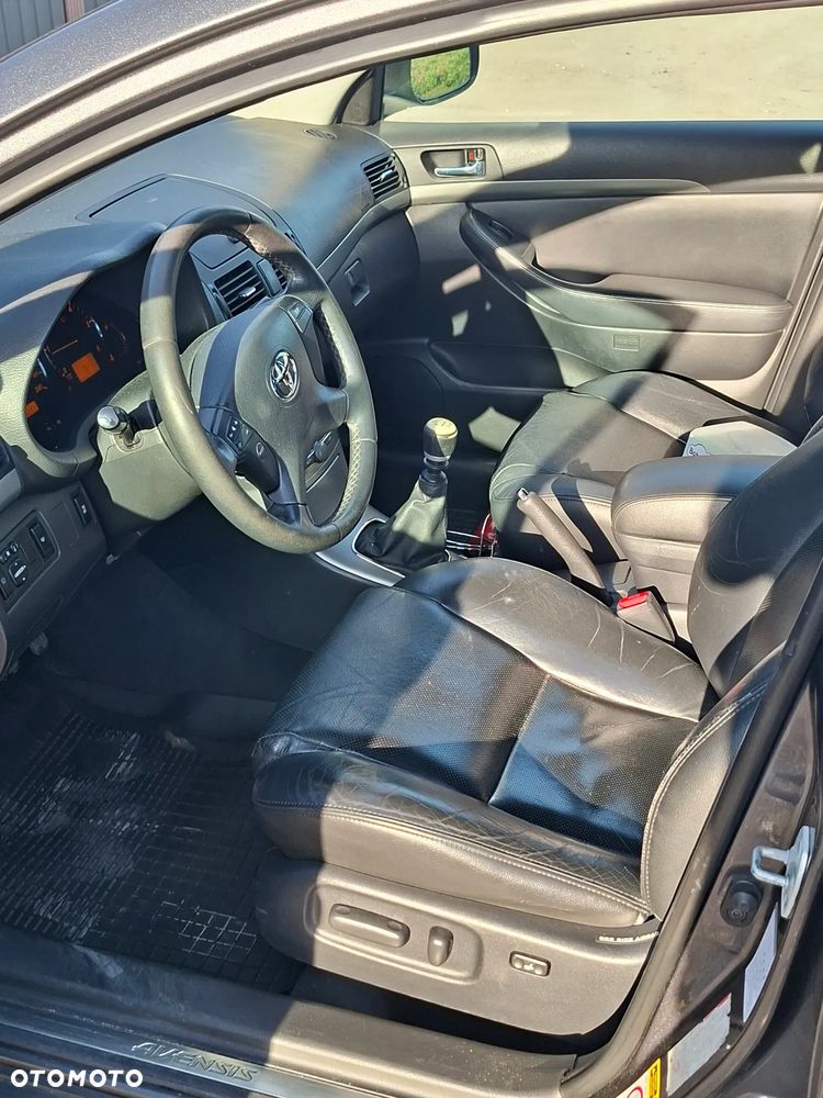 Toyota Avensis 2.0 D-4D Sol+NAVI - 2