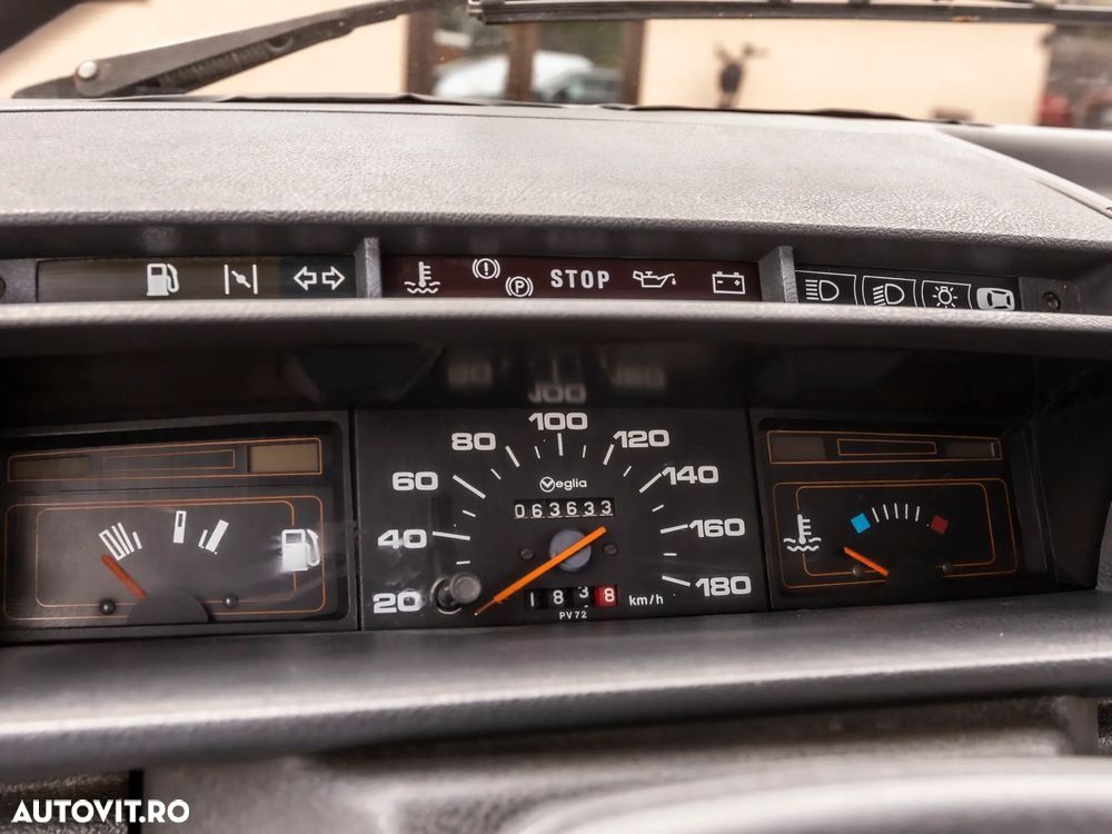 Peugeot 305 - 18