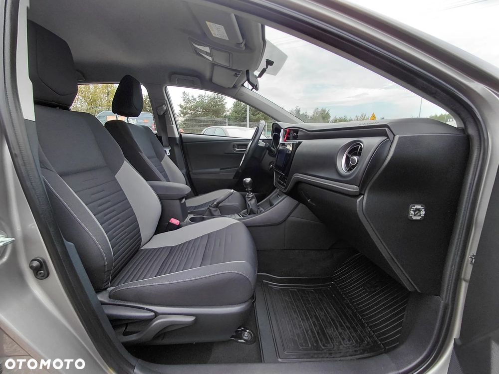 Toyota Auris 1.6 Comfort - 6