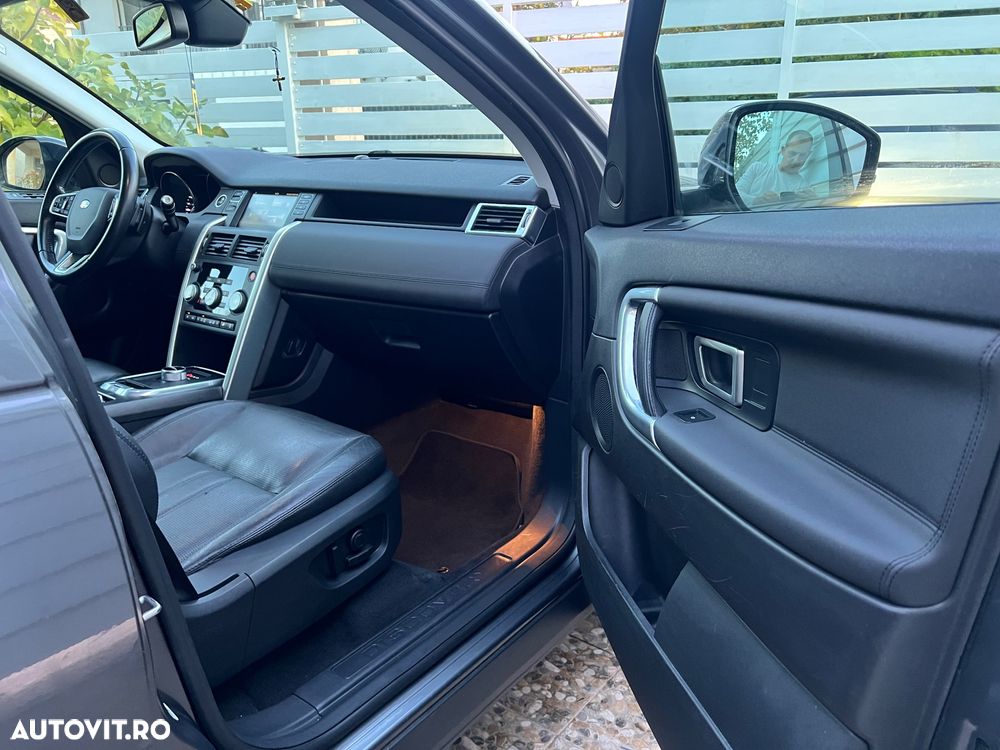 Land Rover Discovery Sport - 12