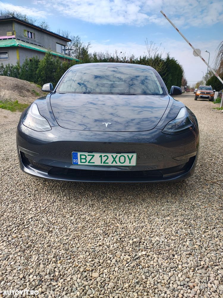 Tesla Model 3 - 5