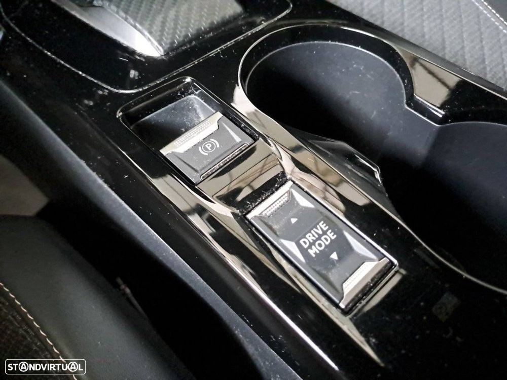 Peugeot 2008 1.2 Hybrid Allure e-DCS6 - 18