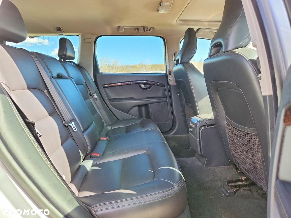 Volvo XC 70 T5 AWD Momentum - 11