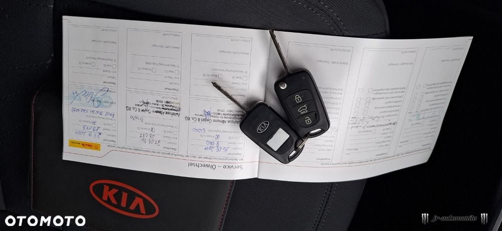 Kia Rio - 8
