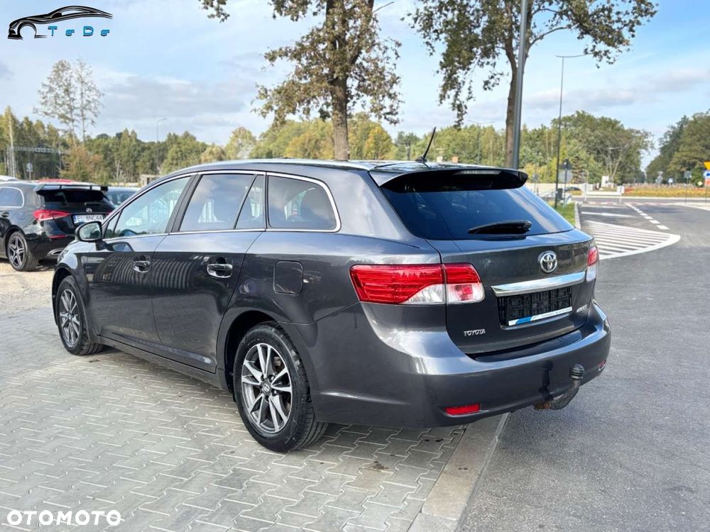 Toyota Avensis 2.0 D-4D Premium - 13