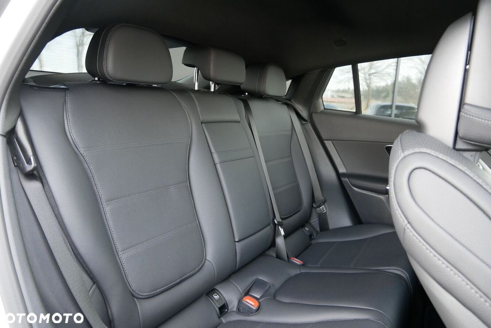 Mercedes-Benz GLC - 24