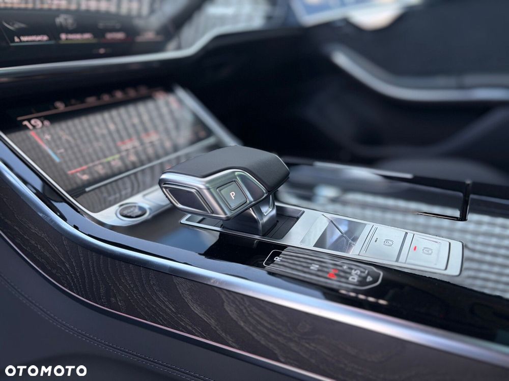 Audi A8 - 18