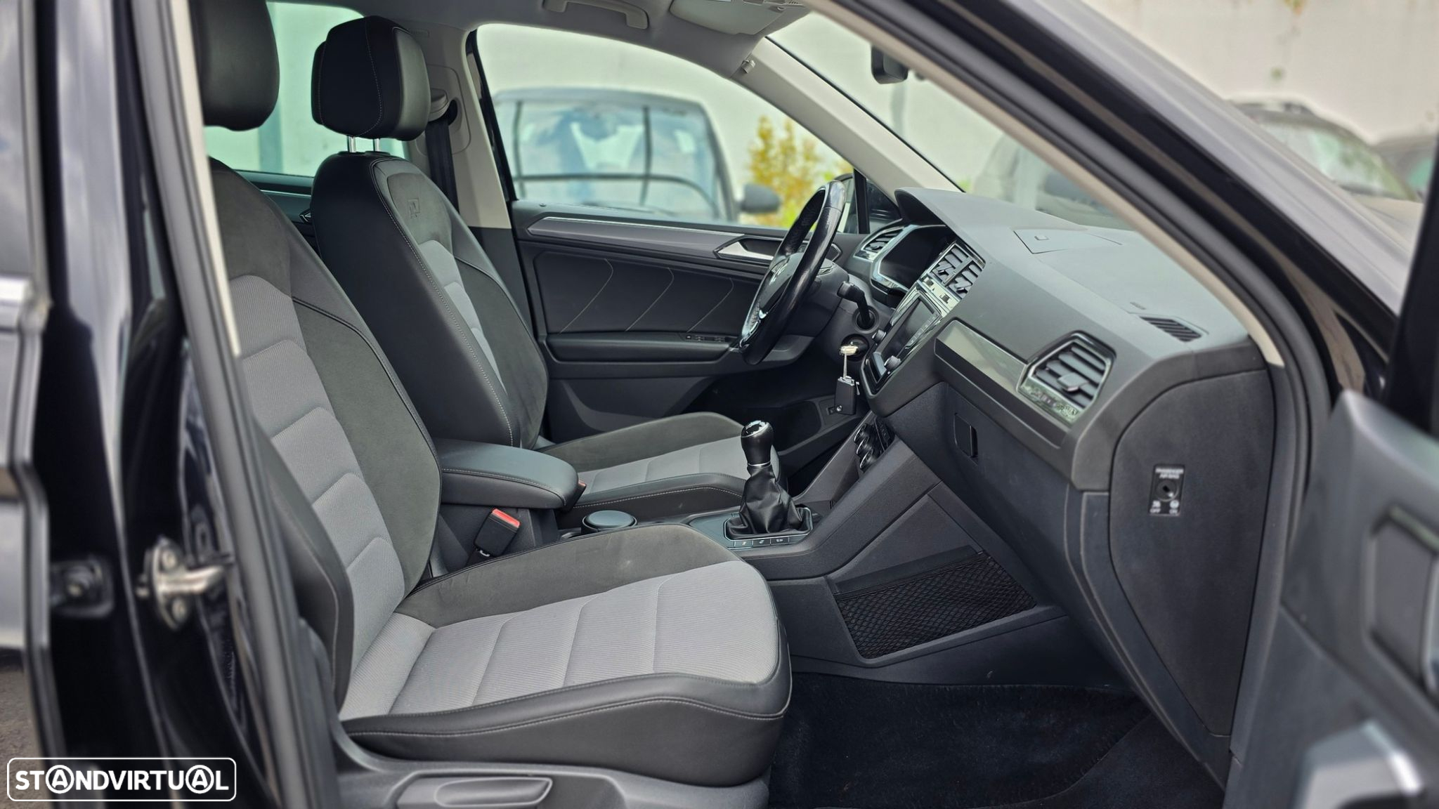 VW Tiguan 2.0 TDI R-Line - 31