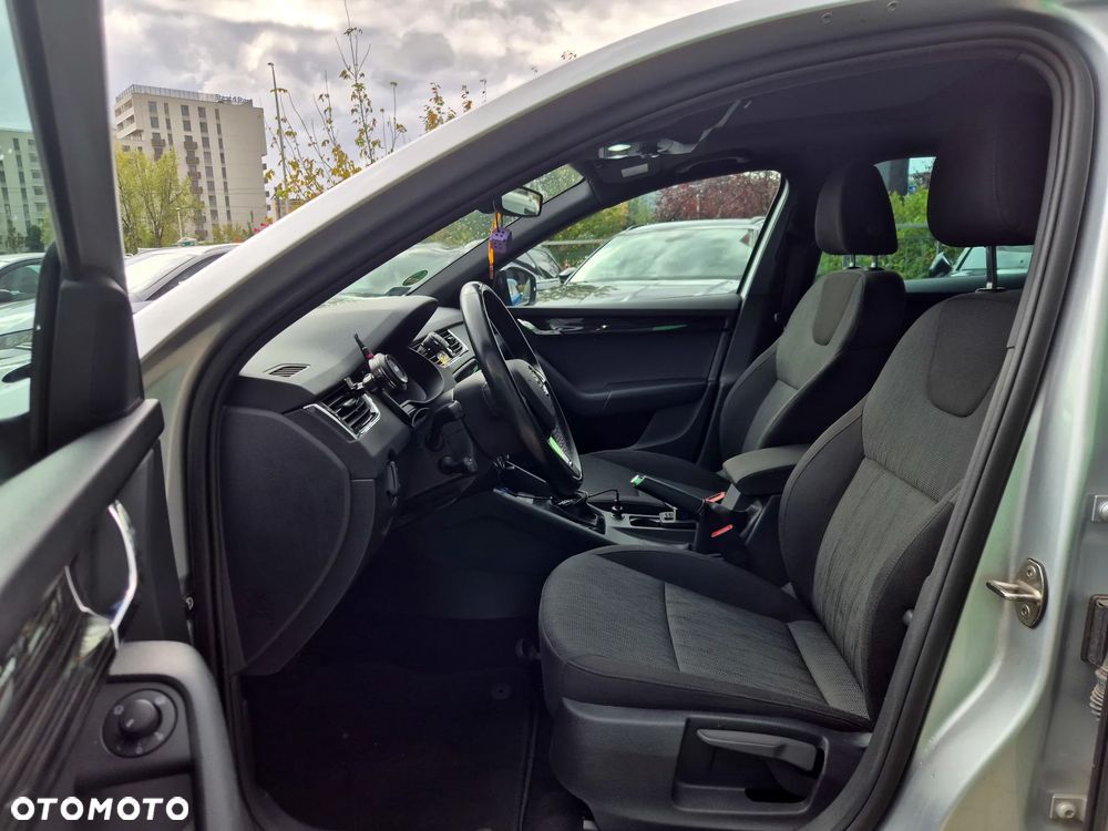 Skoda Octavia 2.0 TDI 4x4 Style DSG - 10