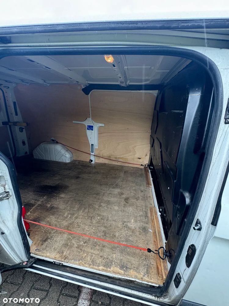 Ford TRANSIT CUSTOM - 12