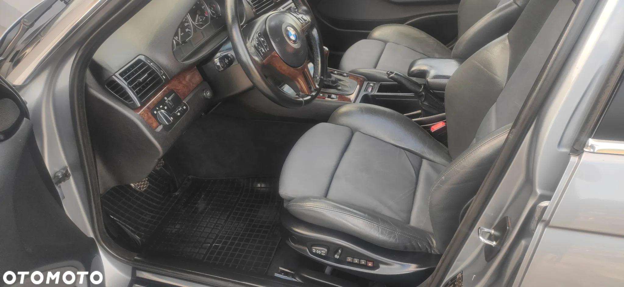 BMW Seria 3 330xi - 14