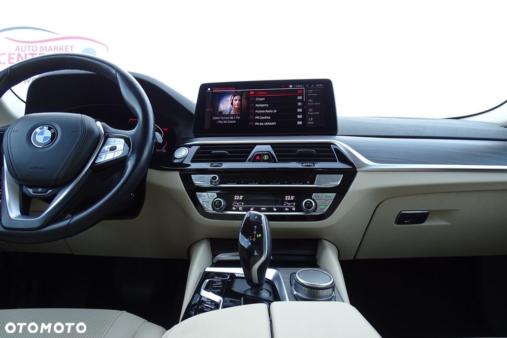 BMW Seria 5 530i Sport Line - 40