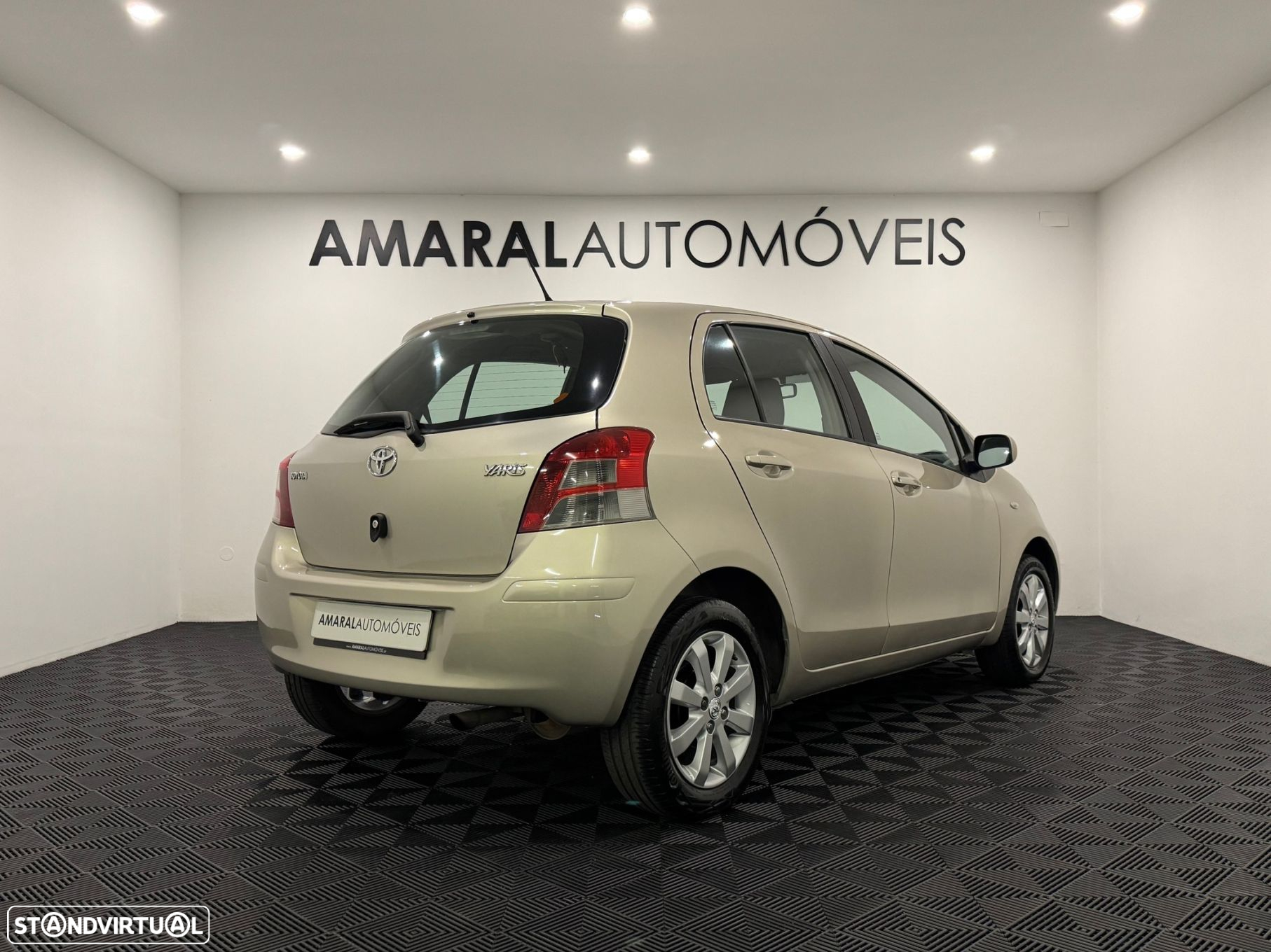 Toyota Yaris 1.33 VVT-i Comfort+AC - 4