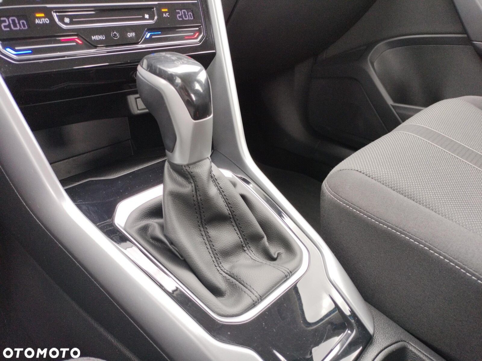 Volkswagen T-Roc 1.5 TSI Life DSG - 15