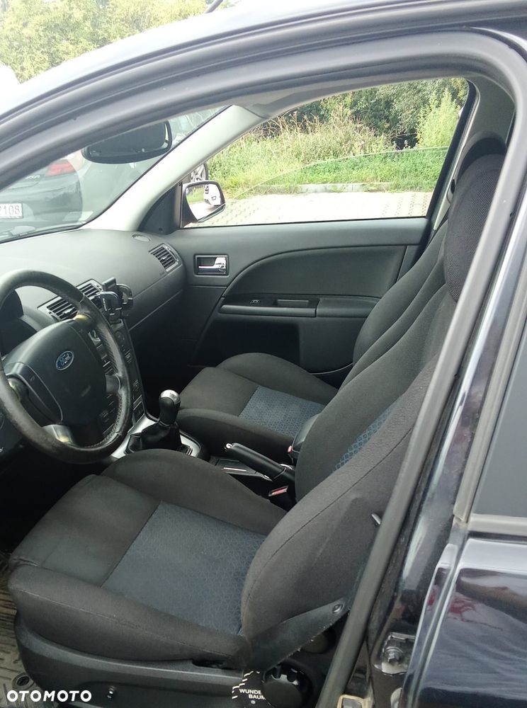 Ford Mondeo 1.8 Trend - 10