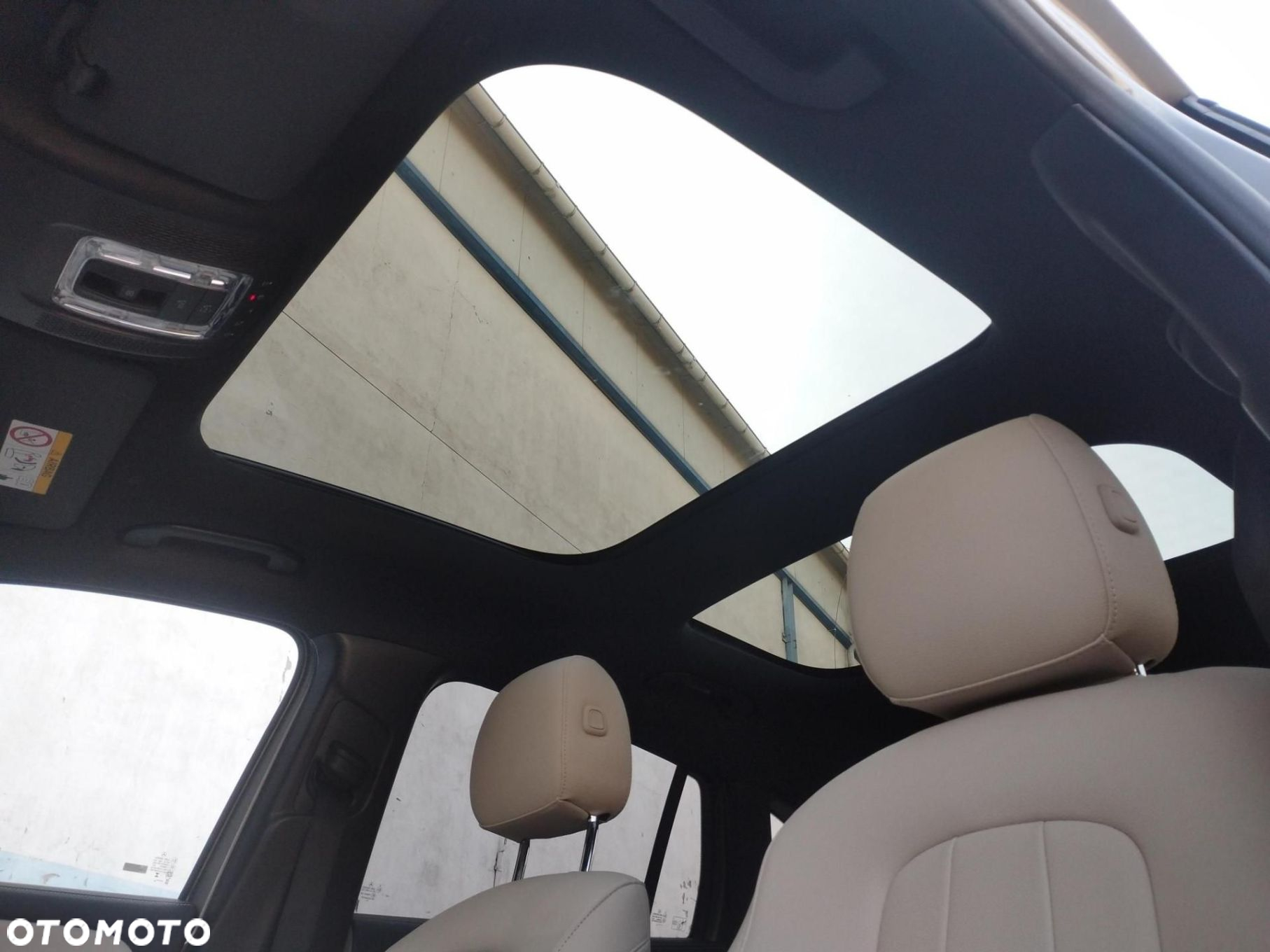Mercedes-Benz GLA - 12