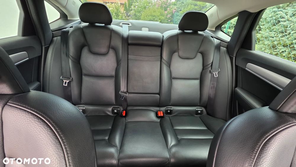 Volvo S90 T5 Momentum - 24